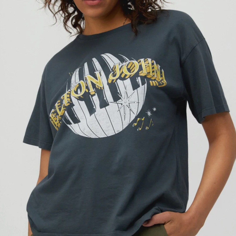 Daydreamer Elton John Boyfriend Shirt NWT